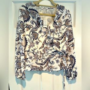 Brand new paisley top in blue patten